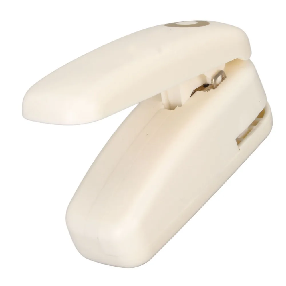 Creative Tool Ring Shape Hole Punch Compact Size White Paper Hole Punch Metal Construction ABS Portable Hole Punch Book Paper
Creative Tool Ring Shape Hole Punch Compact Size White Paper Hole Punch Metal Construction ABS Portable Hole Punch Book Paper