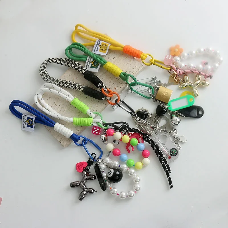 Luxury Short Wristlet Lanyard with Balloon Dog Keychain Faux Pearls Anti-Loss Phone Strap And Bag Charm
Luxury Short Wristlet Lanyard with Balloon Dog Keychain Faux Pearls Anti-Loss Phone Strap And Bag Charm