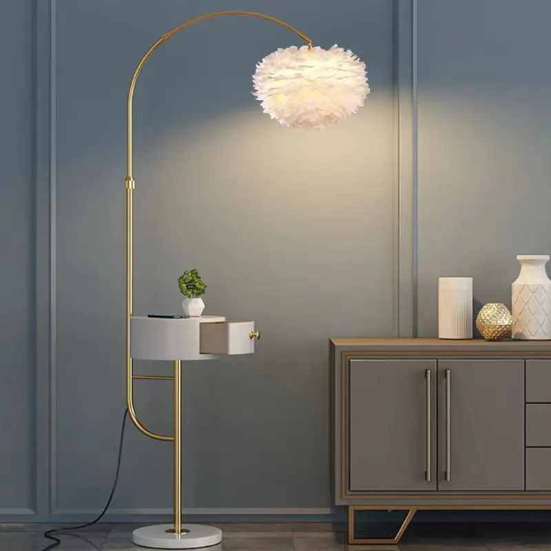 The new feather floor lamp is simple and the living room bedroom is a coffee table, a wireless charging fishing lamp
The new feather floor lamp is simple and the living room bedroom is a coffee table, a wireless charging fishing lamp