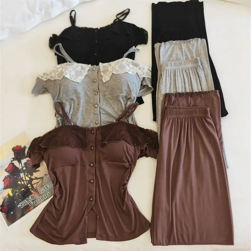 Summer and Autumn Women's Lace Pure Cotton Suspender Simple Pajamas Short-sleeved Trousers Breathable Pajamas Home Clothing Set
Summer and Autumn Women's Lace Pure Cotton Suspender Simple Pajamas Short-sleeved Trousers Breathable Pajamas Home Clothing Set