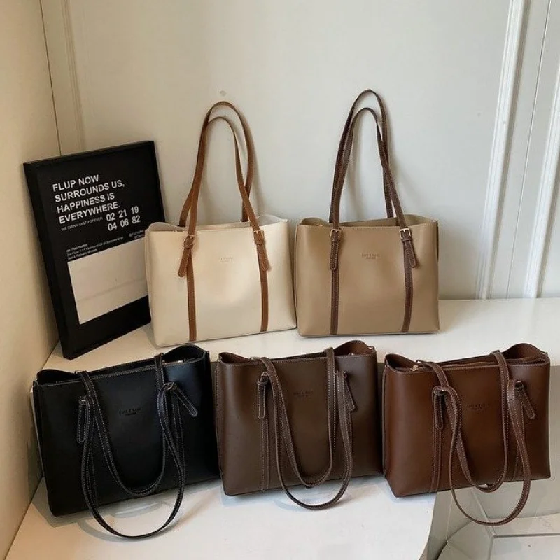 Luxury Designer Women's Leather Crossbody Bag Elegant Shoulder Handbag For Ladies Fashionable Tote Messenger Bag
Luxury Designer Women's Leather Crossbody Bag Elegant Shoulder Handbag For Ladies Fashionable Tote Messenger Bag