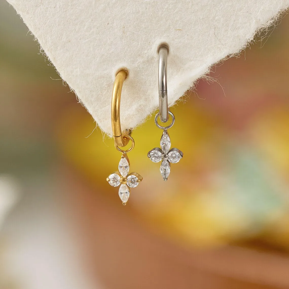 1Pc 18G/16G Titanium Dangle Huggie Hoop Rook Cartilage Ear Piercing Hinged Segment Clicker Septum Ring Tragus Helix Jewelry Gift
1Pc 18G/16G Titanium Dangle Huggie Hoop Rook Cartilage Ear Piercing Hinged Segment Clicker Septum Ring Tragus Helix Jewelry Gift