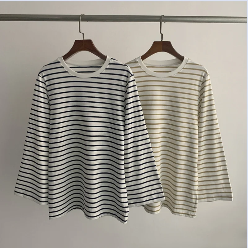 Japanese style loose cotton 9-quarter sleeves with loose shoulders and wide sleeves, fresh and elegant minimalist top
Japanese style loose cotton 9-quarter sleeves with loose shoulders and wide sleeves, fresh and elegant minimalist top