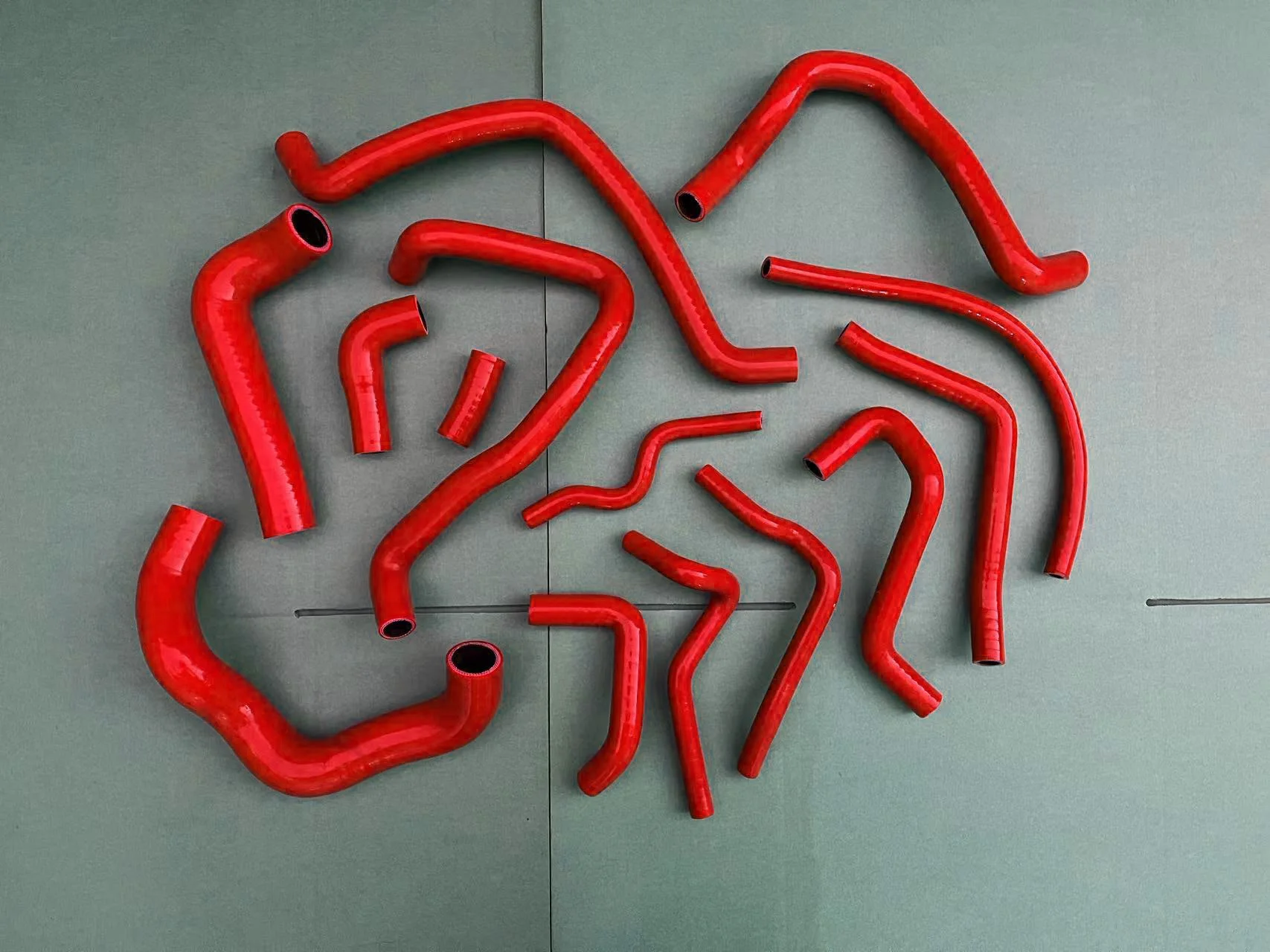 Силиконовый шланг охлаждающей жидкости радиатора для AUDI A4 B5 AWT 1,8T, необходимо использовать оригинальные быстрые разъемы
Силиконовый шланг охлаждающей жидкости радиатора для AUDI A4 B5 AWT 1,8T, необходимо использовать оригинальные быстрые разъемы