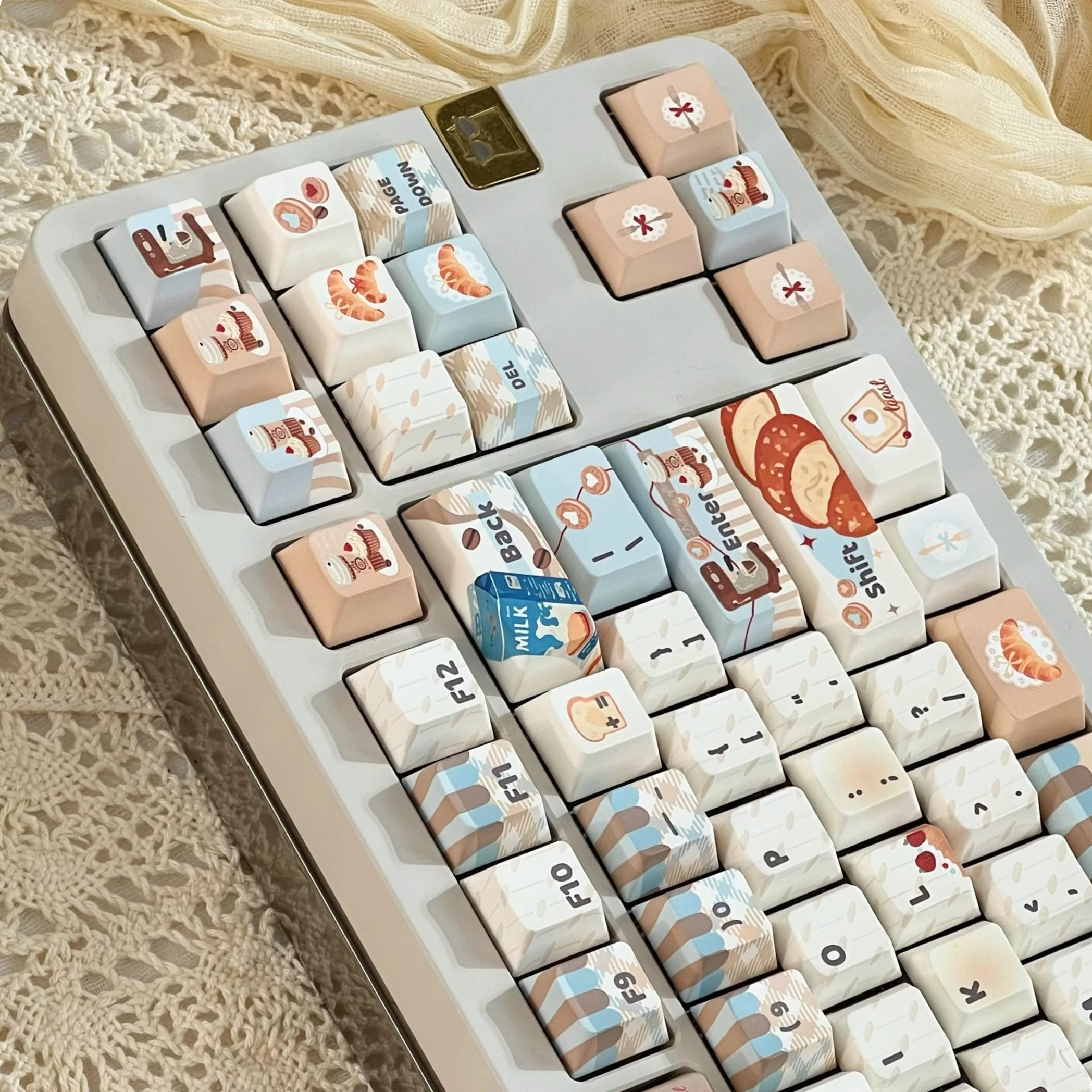 Coffee Roast House Keycaps Cherry Pbt Hand-Painted Design Keycaps Cute Milky White Customized Magnetic Axis Keycaps
Coffee Roast House Keycaps Cherry Pbt Hand-Painted Design Keycaps Cute Milky White Customized Magnetic Axis Keycaps