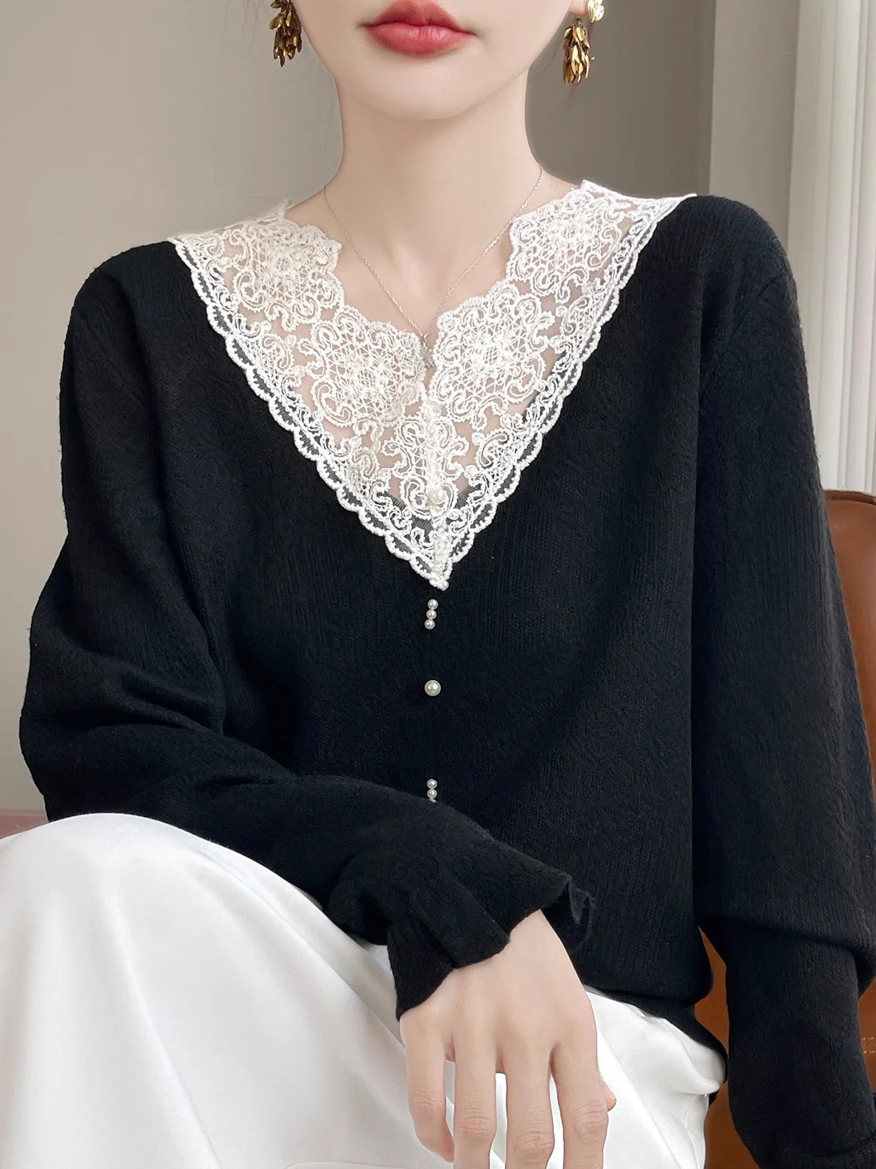 Lace Splicing Knitted Top Women's Stand Collar Hook Flower Loose Long Sleeve Outwear Early Autumn Bead Embellished Base Shirt
Lace Splicing Knitted Top Women's Stand Collar Hook Flower Loose Long Sleeve Outwear Early Autumn Bead Embellished Base Shirt