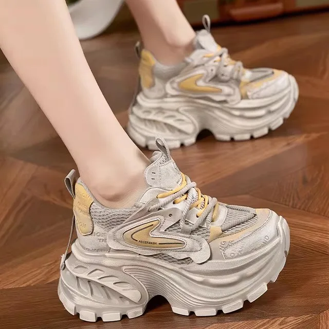 Women's Fashionable Washed Leather Dad Shoes Thick Bottom Sports Sneakers Comfortable Low Cut Business Casual Shoes
Women's Fashionable Washed Leather Dad Shoes Thick Bottom Sports Sneakers Comfortable Low Cut Business Casual Shoes