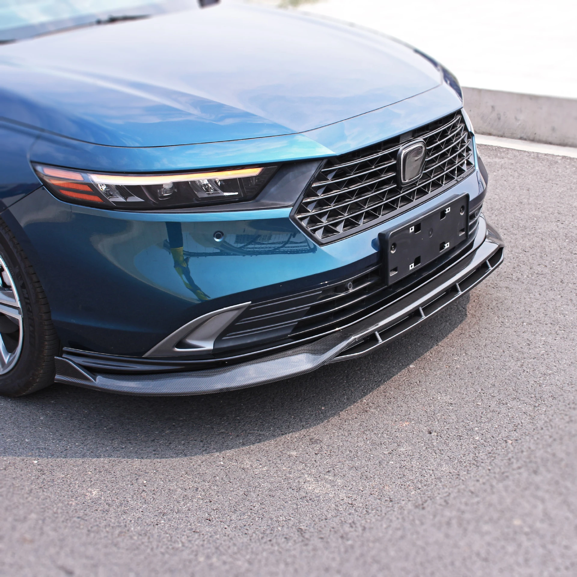 For Honda Accord 11th Gen 2023-2024 Carbon Trim Car Front Shovel Front Lip Front Bumper Protector Anti Hit Accessories 
For Honda Accord 11th Gen 2023-2024 Carbon Trim Car Front Shovel Front Lip Front Bumper Protector Anti Hit Accessories
