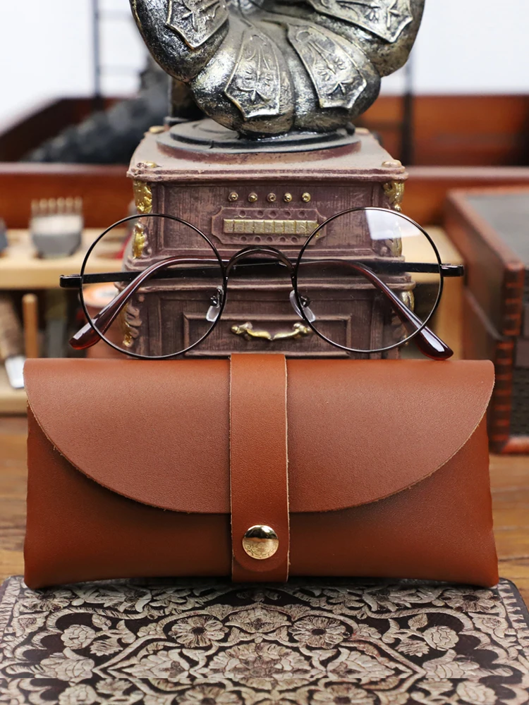 Handmade Retro Cow Leather Glasses Unisex Portable Trendy Myopic Sunglasses Storage Bag
Handmade Retro Cow Leather Glasses Unisex Portable Trendy Myopic Sunglasses Storage Bag
