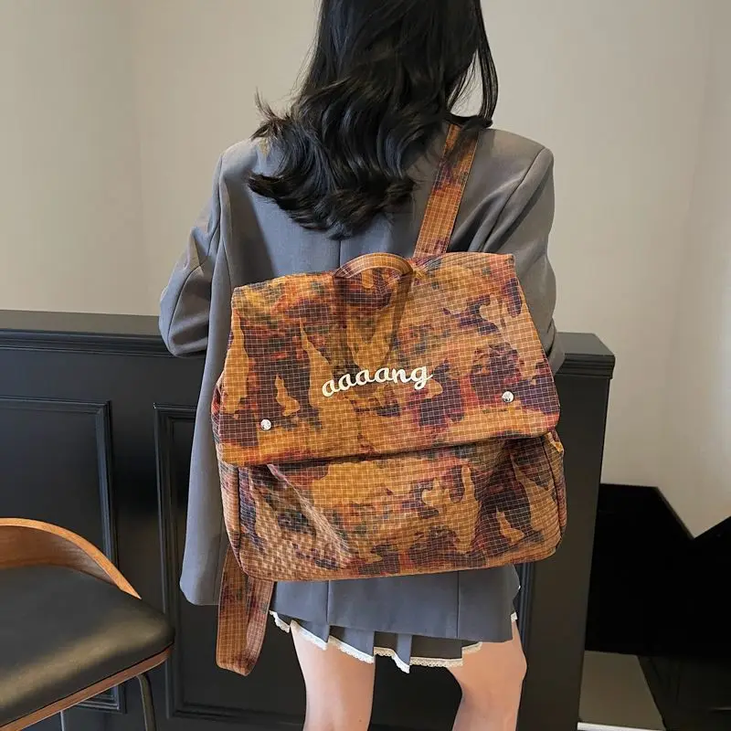 European And American Fashion Retro Horizontal Square Large Capacity Backpack Simple And Casual Versatile Travel Backpack Trendy
European And American Fashion Retro Horizontal Square Large Capacity Backpack Simple And Casual Versatile Travel Backpack Trendy