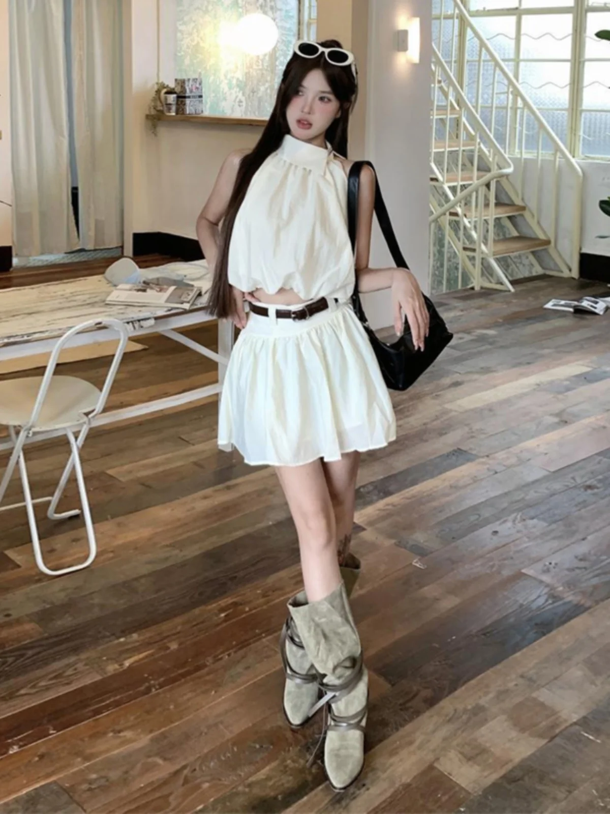 Elegant Loose Neckline Tea Colored Vest Top High Waist Women's Fashion Set Two Piece White Top And Skirt Combo
Elegant Loose Neckline Tea Colored Vest Top High Waist Women's Fashion Set Two Piece White Top And Skirt Combo