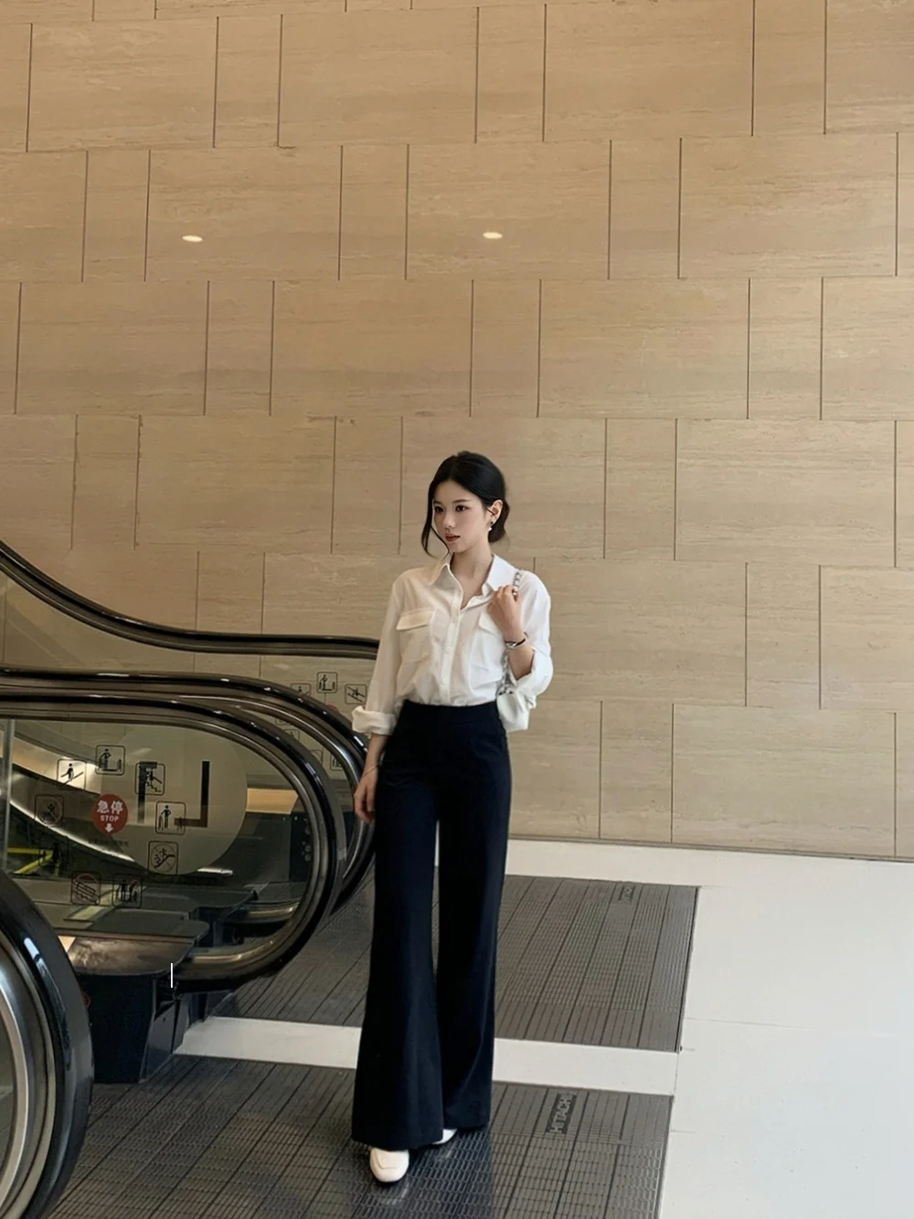 Брюки Bla с высокой талией, широкими штанинами, прямые, повседневные, свободного кроя, для женщин, модель Rosewth Lover's God Pants, утягивающие, свободные брюки
Брюки Bla с высокой талией, широкими штанинами, прямые, повседневные, свободного кроя, для женщин, модель Rosewth Lover's God Pants, утягивающие, свободные брюки