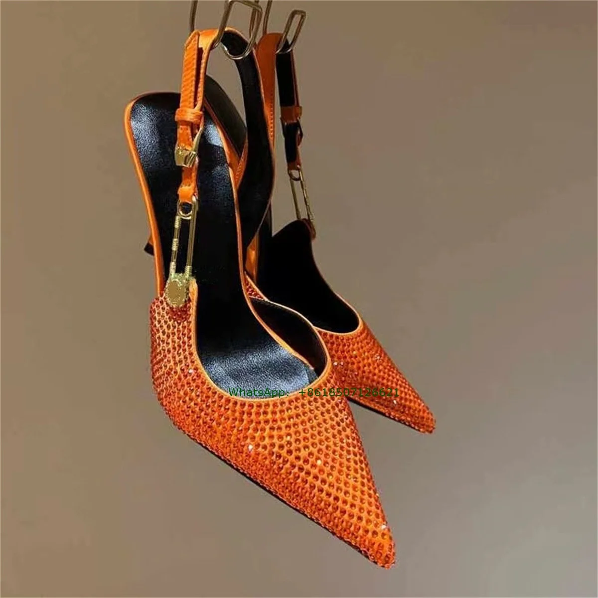 New Style Full Diamond Pointed Toe With Decorative Metal Buckle Stiletto Super High Heel Large Size Sandals For Women
New Style Full Diamond Pointed Toe With Decorative Metal Buckle Stiletto Super High Heel Large Size Sandals For Women