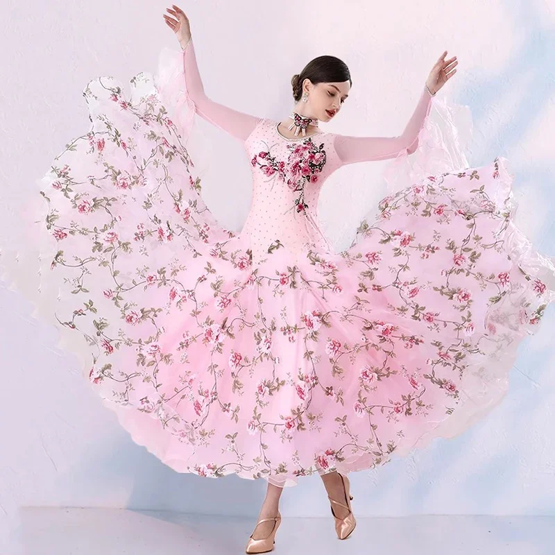 2023 New Women's Performance Party Embroidery Rhinestones Ballroom Dance Dress Long Sleeve Modern Waltz Costumes
2023 New Women's Performance Party Embroidery Rhinestones Ballroom Dance Dress Long Sleeve Modern Waltz Costumes