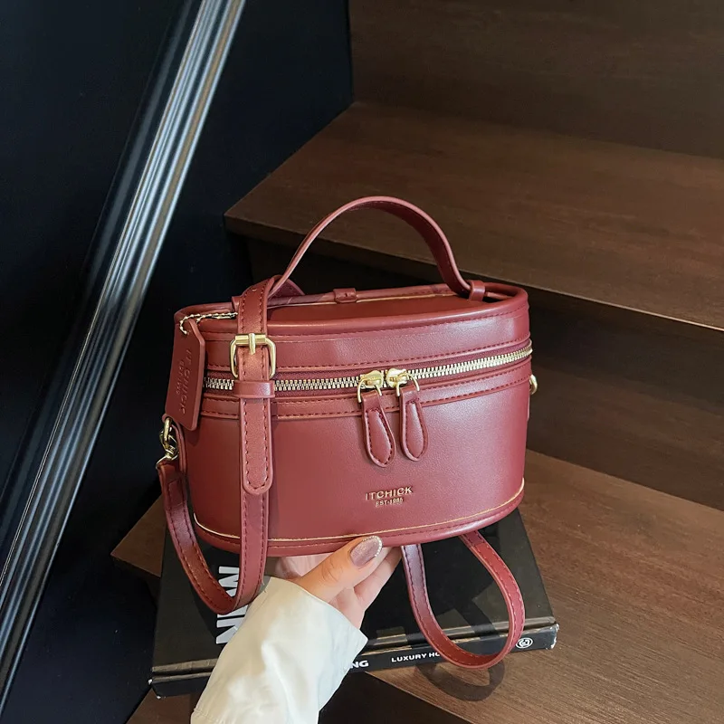 Retro Trend High Sense Hand Carry Bucket Bag New Fashion Casual Shoulder Niche Design Crossbody
Retro Trend High Sense Hand Carry Bucket Bag New Fashion Casual Shoulder Niche Design Crossbody