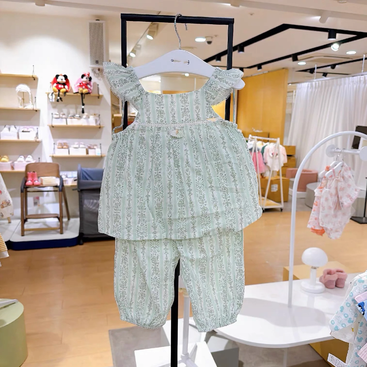 Cute Floral Cotton Linen Crop Top And Mosquito Repellent Pants for Girls Kids Summer Outfit Cool Comfortable Breathable Set
Cute Floral Cotton Linen Crop Top And Mosquito Repellent Pants for Girls Kids Summer Outfit Cool Comfortable Breathable Set