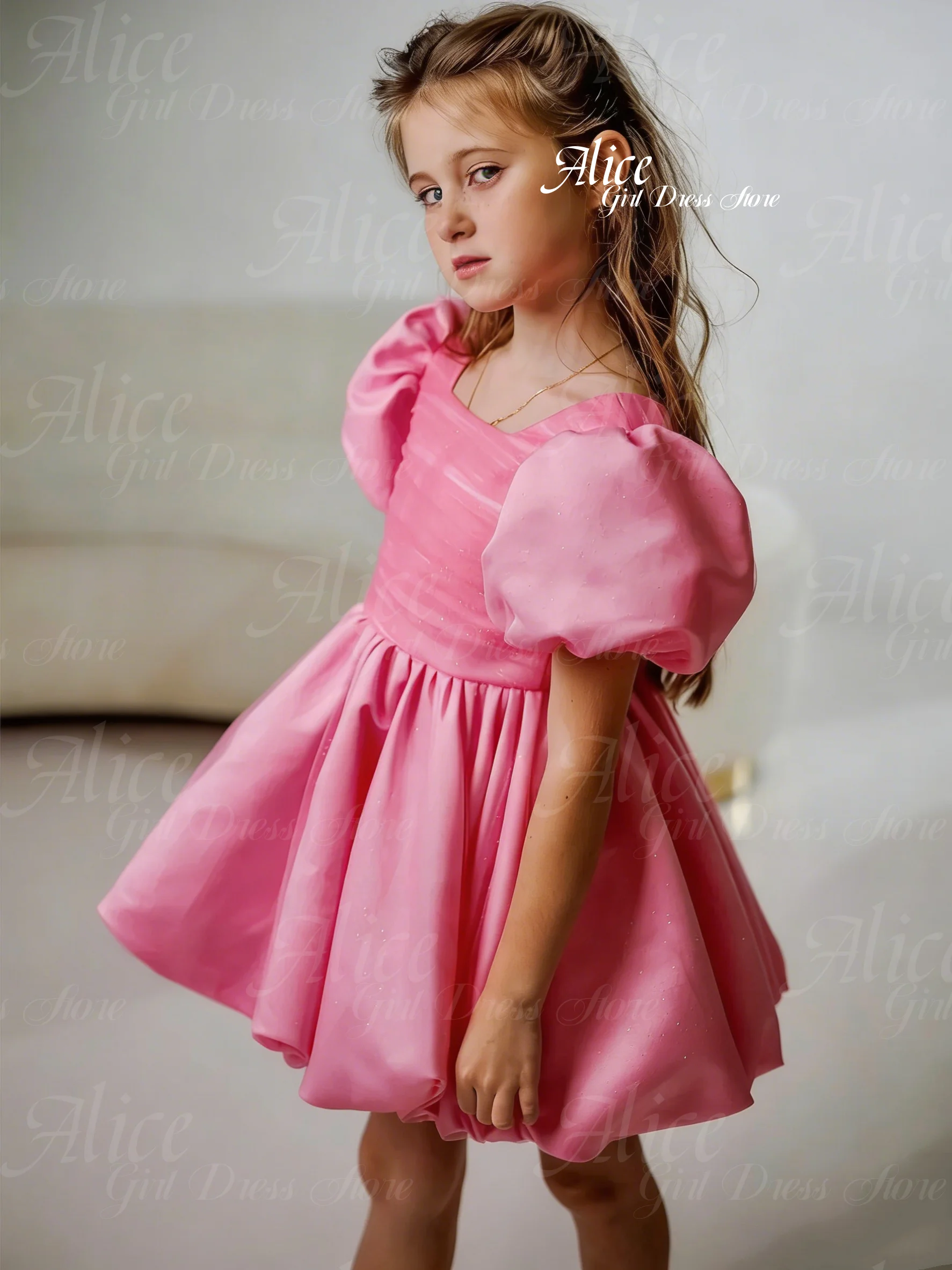 Customized Pink Satin Flower Girls Dresses for Wedding Square Neck Knee Length Girl Pageant Dress Kids Party Birthday Gowns
Customized Pink Satin Flower Girls Dresses for Wedding Square Neck Knee Length Girl Pageant Dress Kids Party Birthday Gowns