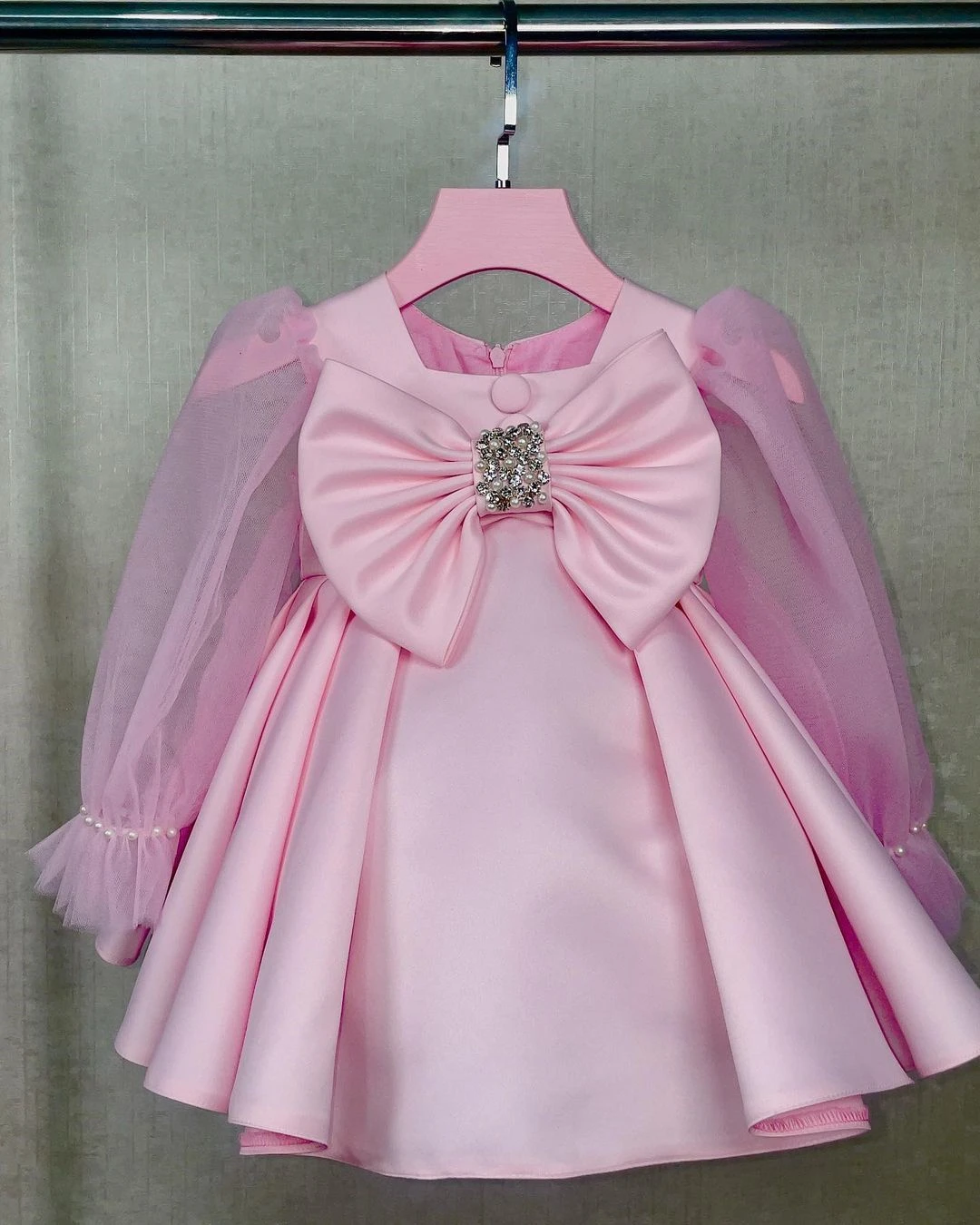 Customized Pink Flower Girl Dress For Wedding Tulle Full Sleeves Pearls Puffy With Bow Kids Birthday First Communion Ball Gown
Customized Pink Flower Girl Dress For Wedding Tulle Full Sleeves Pearls Puffy With Bow Kids Birthday First Communion Ball Gown