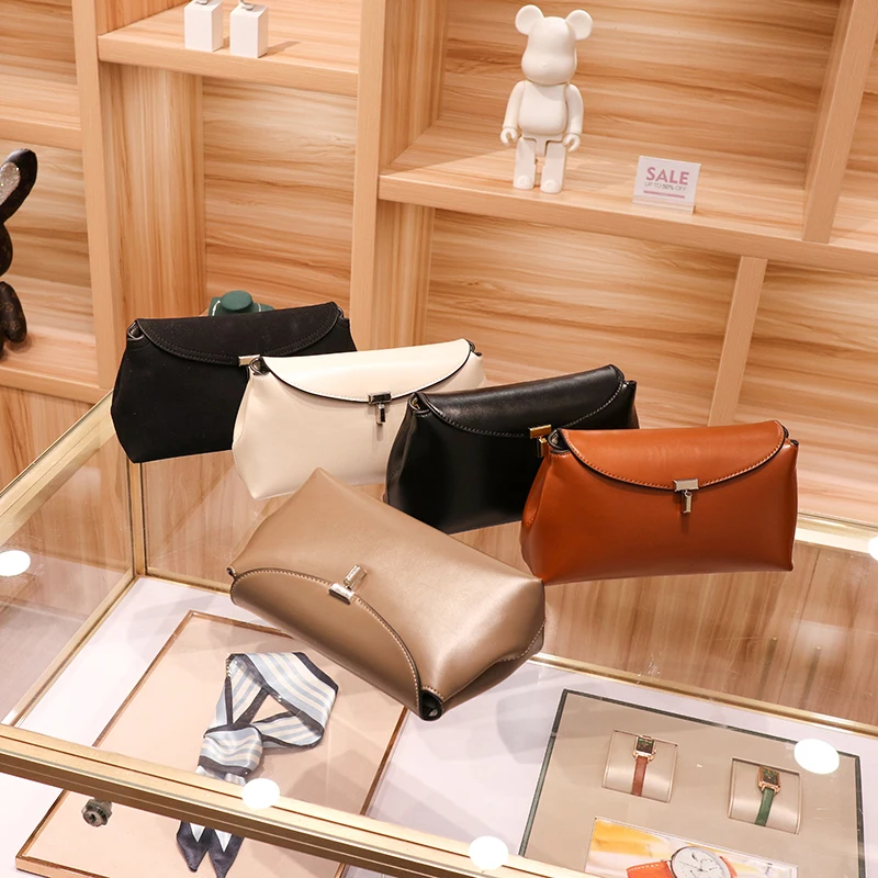 2025 new women's bag niche simple top layer cowhide T-shaped lock fashion commuter crossbody bag large capacity shoulder bag
2025 new women's bag niche simple top layer cowhide T-shaped lock fashion commuter crossbody bag large capacity shoulder bag