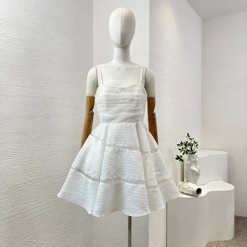 Top Quality Women White Suspender Mini Dress Hollow Out Backless Sleeveless Sweet Dress 2024 Summer New
Top Quality Women White Suspender Mini Dress Hollow Out Backless Sleeveless Sweet Dress 2024 Summer New