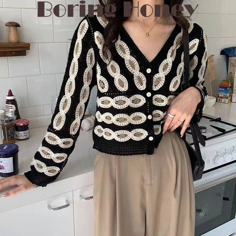 Boring Honey Fall/Winter V-neck Striped Cardigan Women Lazy Wind Button Long Sleeve Leopard Sweater Short Coat Loose Top Women 
Boring Honey Fall/Winter V-neck Striped Cardigan Women Lazy Wind Button Long Sleeve Leopard Sweater Short Coat Loose Top Women