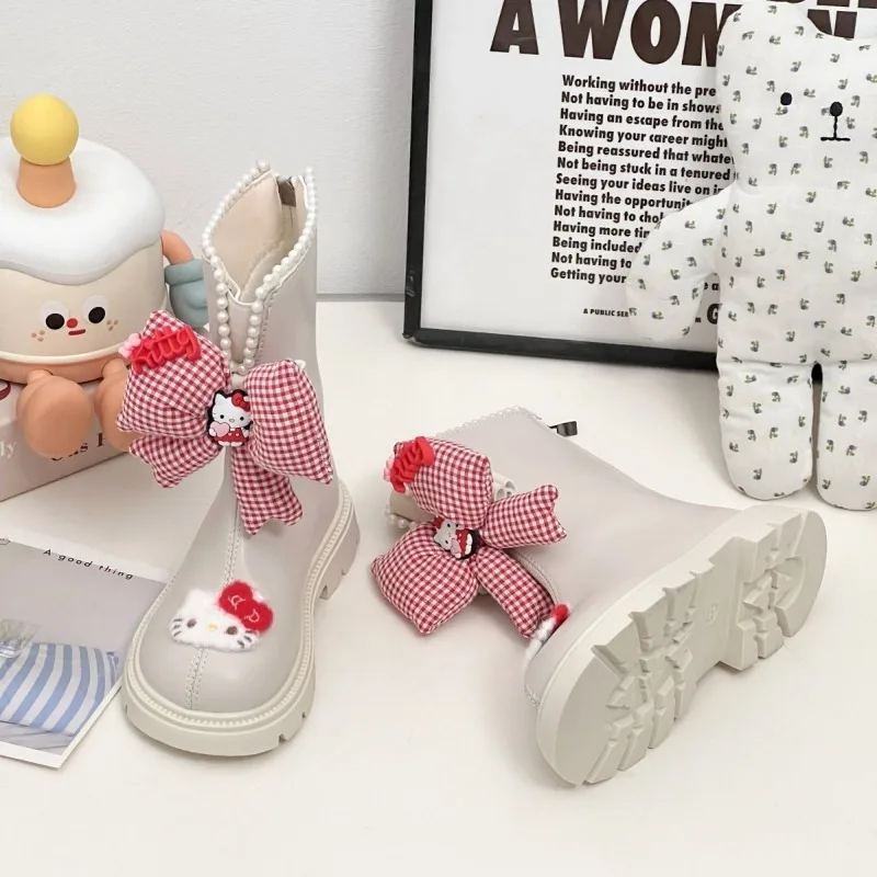 Hello Kitty Anime Kawaii Sanrio Princess Lovely Soft Warm Shoes Cute Cartoon 2025 Autumn Winter Bow Pearl Cotton Boots Gifts
Hello Kitty Anime Kawaii Sanrio Princess Lovely Soft Warm Shoes Cute Cartoon 2025 Autumn Winter Bow Pearl Cotton Boots Gifts