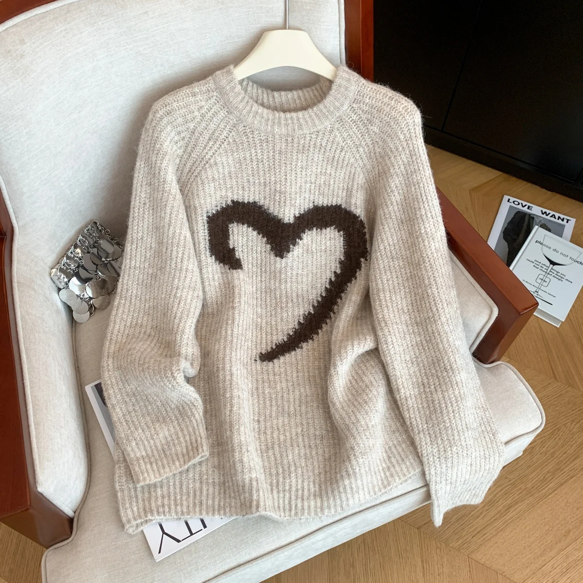 Women's Apricot Knit Pullover Oversize Sweater Vintage 2000s Jumper Knit Long Sleeves Korean Cashmere Sweater Autumn Winter 2025
Women's Apricot Knit Pullover Oversize Sweater Vintage 2000s Jumper Knit Long Sleeves Korean Cashmere Sweater Autumn Winter 2025