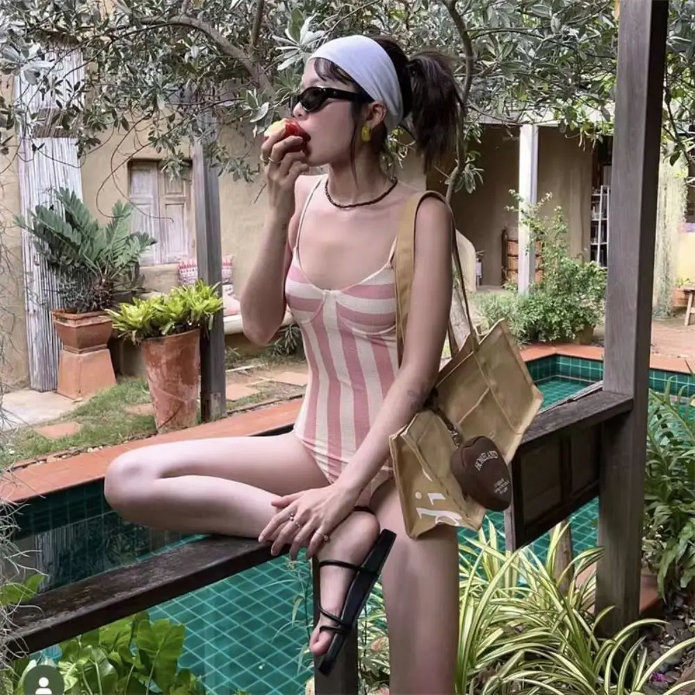 Retro Stripe Women Swimming Suit Pink Striped Belly Cover Up Girls Swimwears Chest Gathered Hot Spring Sports Swimsuit
Retro Stripe Women Swimming Suit Pink Striped Belly Cover Up Girls Swimwears Chest Gathered Hot Spring Sports Swimsuit