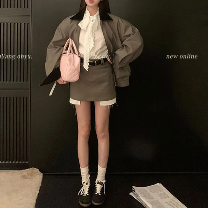 Contrasting Jacket, Casual Loose Vintage Cargo Jacket, Short Skirt, Women's New Korean Suit for Fall 2025
Contrasting Jacket, Casual Loose Vintage Cargo Jacket, Short Skirt, Women's New Korean Suit for Fall 2025