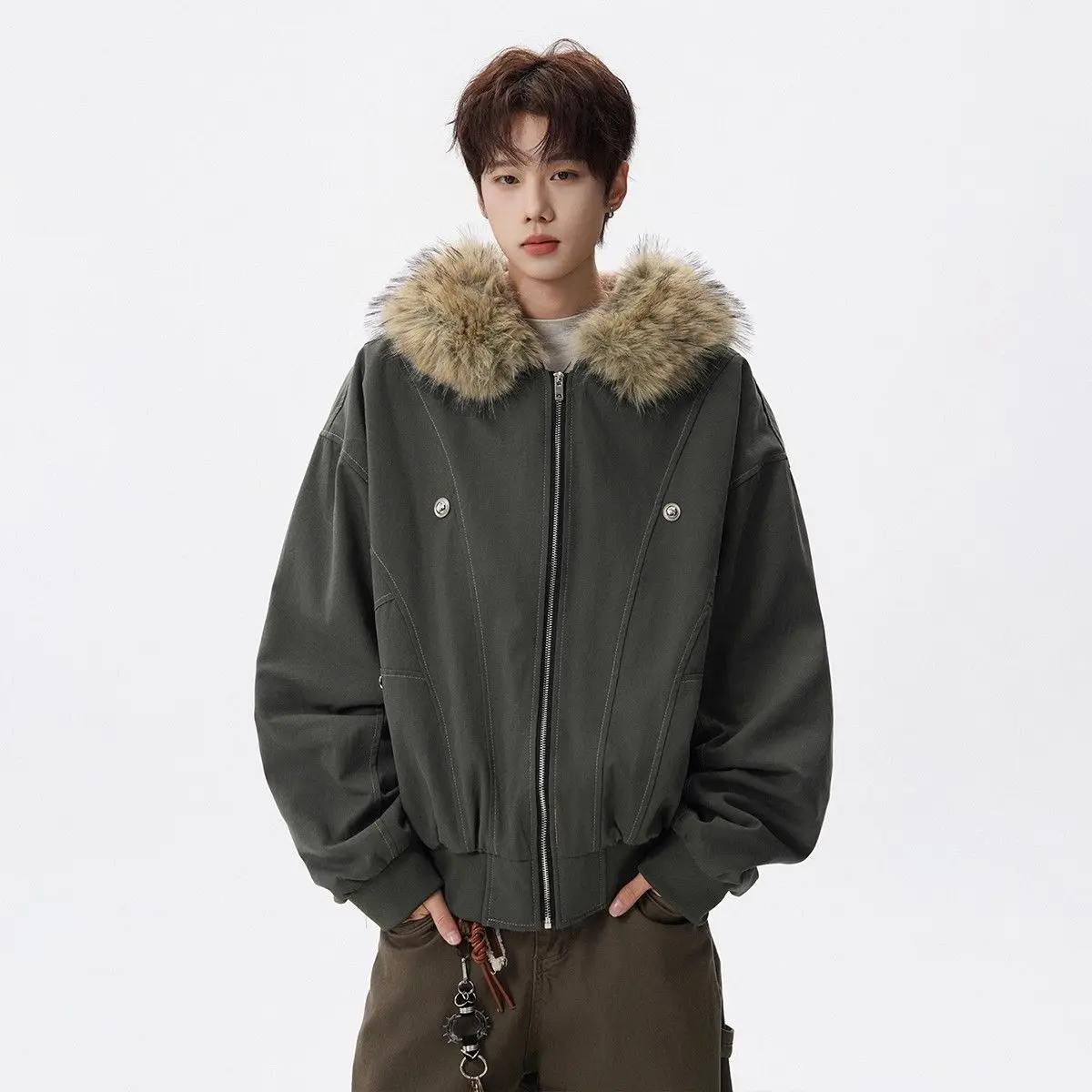 Хлопковая куртка с капюшоном в стиле ретро в стиле ретро, теплое свободное повседневное пальто с меховым воротником для мужчин, зимняя верхняя одежда
Хлопковая куртка с капюшоном в стиле ретро в стиле ретро, теплое свободное повседневное пальто с меховым воротником для мужчин, зимняя верхняя одежда