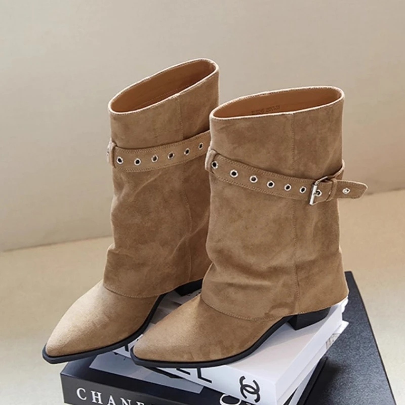 Женские ботинки до середины икры, сексуальная обувь с острым носком, трендовые готические ботинки, обувь на высоком каблуке, зима 2025 г., массивные ботинки челси, женская обувь с пряжкой 
Женские ботинки до середины икры, сексуальная обувь с острым носком, трендовые готические ботинки, обувь на высоком каблуке, зима 2025 г., массивные ботинки челси, женская обувь с пряжкой