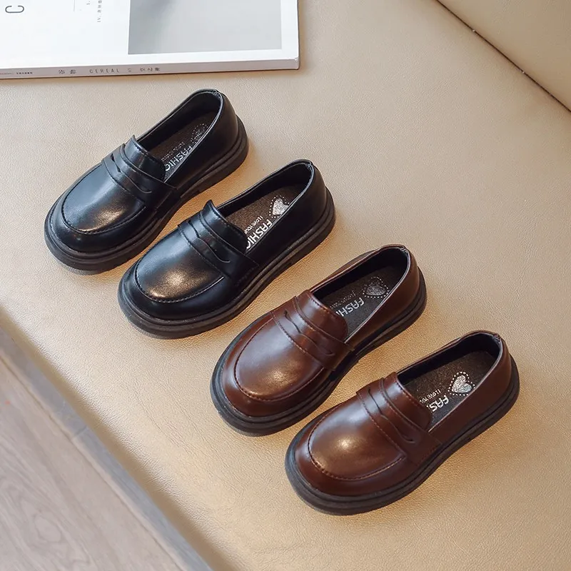 European and American Style Children Loafers for Boys and Girls Spring New Retro Solid Color Kids Leather Shoes Breathable 2025
European and American Style Children Loafers for Boys and Girls Spring New Retro Solid Color Kids Leather Shoes Breathable 2025