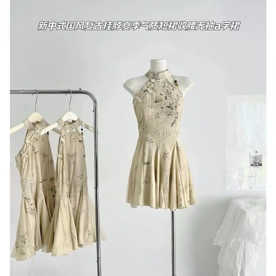 Neo-Chinese Style Qipao Dress 2024 Summer Sleeveless Hollow Out Halter Neck Short Dress Elegant Vintage Oriental Casual Trendy
Neo-Chinese Style Qipao Dress 2024 Summer Sleeveless Hollow Out Halter Neck Short Dress Elegant Vintage Oriental Casual Trendy