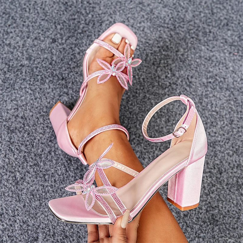 Eilyken Fashion Satin Crystal Butterfly-kont Open Toe Women Sandals Sexy Square Heels Buckle Strap Banquet Dress Shoes
Eilyken Fashion Satin Crystal Butterfly-kont Open Toe Women Sandals Sexy Square Heels Buckle Strap Banquet Dress Shoes