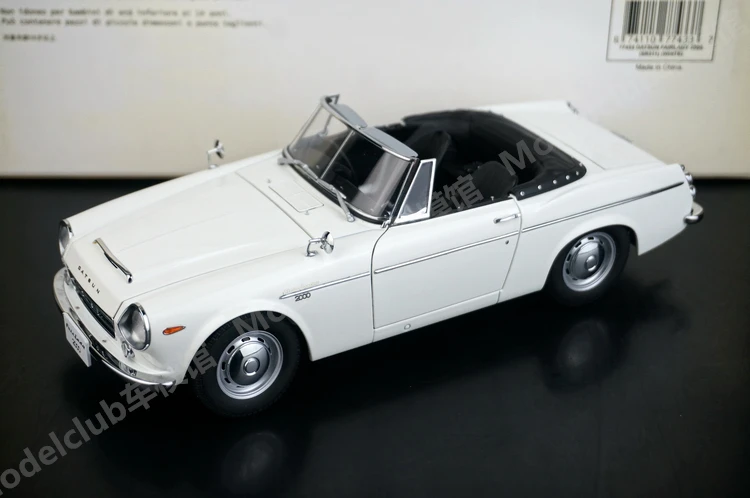 Autoart 1:18 Fairlady 2000, белый JDM, имитация, ограниченная серия, все открытые металлические статические модели автомобиля из сплава, игрушка в подарок
Autoart 1:18 Fairlady 2000, белый JDM, имитация, ограниченная серия, все открытые металлические статические модели автомобиля из сплава, игрушка в подарок