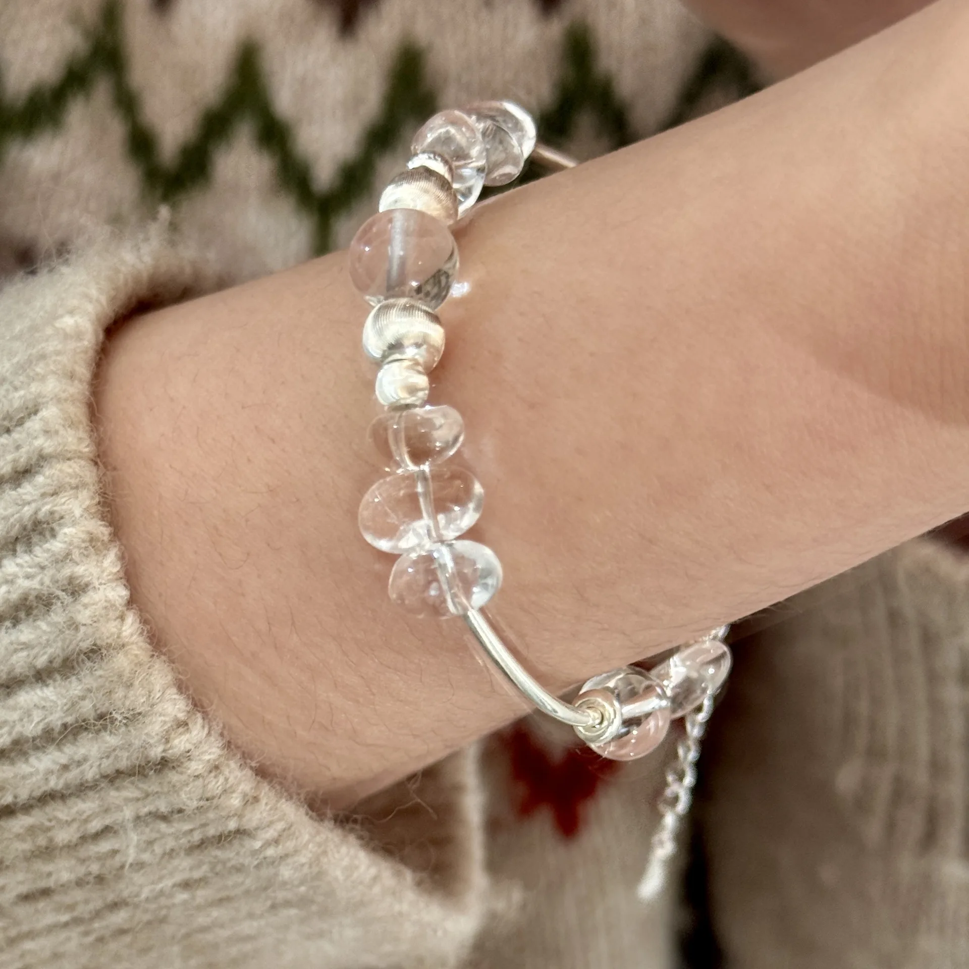 S925 Sterling Silver Simple Irregular Temperament White Quartz Bracelet High Korean Design Transparent Beads Fine Jewelry
S925 Sterling Silver Simple Irregular Temperament White Quartz Bracelet High Korean Design Transparent Beads Fine Jewelry