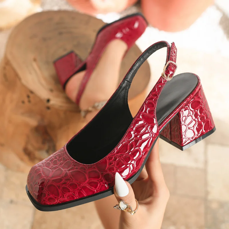 European size women's summer sandals with open back, square toe, fashionable chunky heel, closed-toe single shoe, burgundy
European size women's summer sandals with open back, square toe, fashionable chunky heel, closed-toe single shoe, burgundy