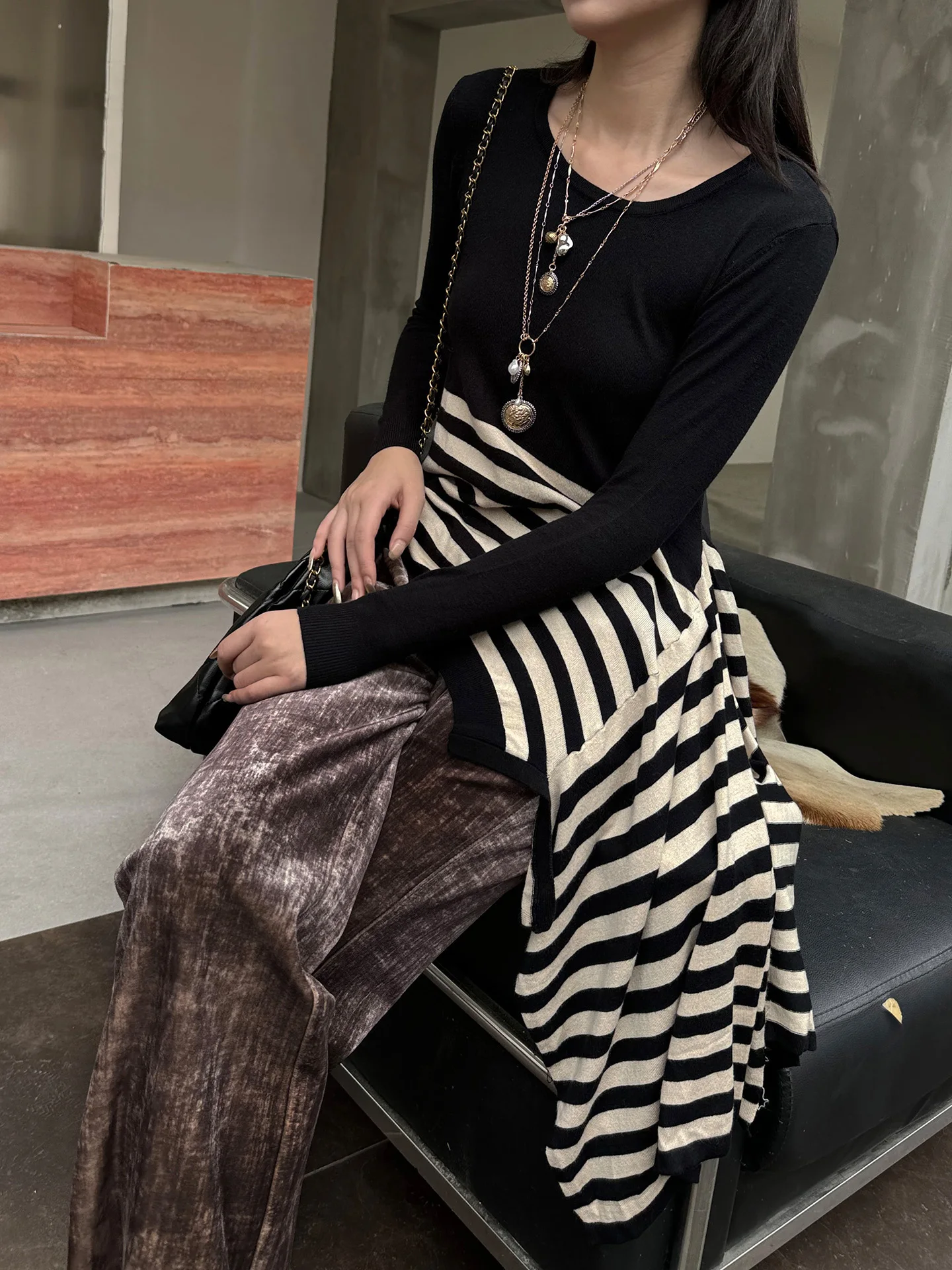 Теплый вязаный свитер-базовый слой LAMBO Special Long Sve в полоску с юбкой для осенних поездок на работу, сохраняющий тепло
Теплый вязаный свитер-базовый слой LAMBO Special Long Sve в полоску с юбкой для осенних поездок на работу, сохраняющий тепло