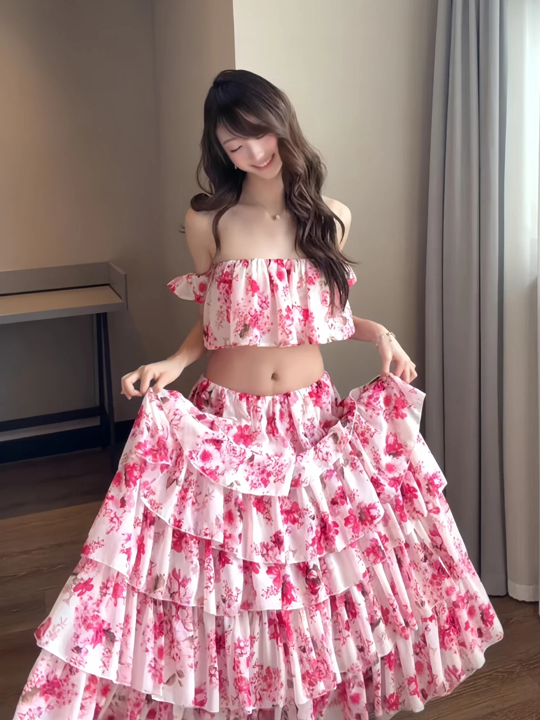 Romantic Summer Floral One-Shoulder Cake Skirt Set Women's Fashion Ensemble Wide Hemline Casual Elegant Short Style
Romantic Summer Floral One-Shoulder Cake Skirt Set Women's Fashion Ensemble Wide Hemline Casual Elegant Short Style