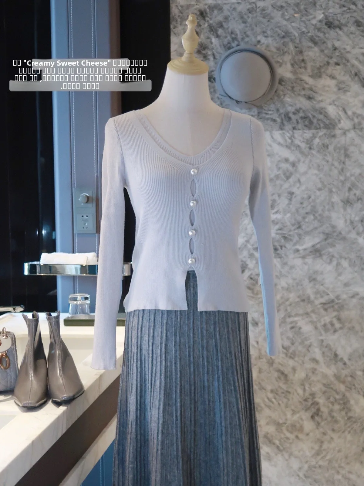 New Color Ice Blue Knitted Sweater Wool Blend Slim Fit Fake Two-Piece Ele Sle Long Sve V-Ne Pure Color Winter Women
New Color Ice Blue Knitted Sweater Wool Blend Slim Fit Fake Two-Piece Ele Sle Long Sve V-Ne Pure Color Winter Women