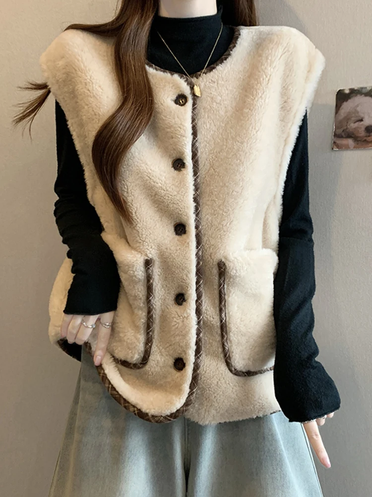 Новый женский утепленный жилет-безрукавка для осени и зимы, двусторонний, повседневный, милый, пышный, облегающий, для коррекции фигуры
Новый женский утепленный жилет-безрукавка для осени и зимы, двусторонний, повседневный, милый, пышный, облегающий, для коррекции фигуры