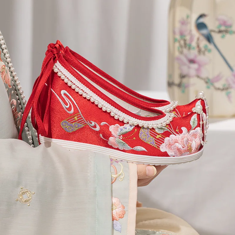MW56 UnisexHanfu shoes women's ancient style embroidered cloth shoes high heels pearl improved Hanfu shoes upturned head Ming sy
MW56 UnisexHanfu shoes women's ancient style embroidered cloth shoes high heels pearl improved Hanfu shoes upturned head Ming sy
