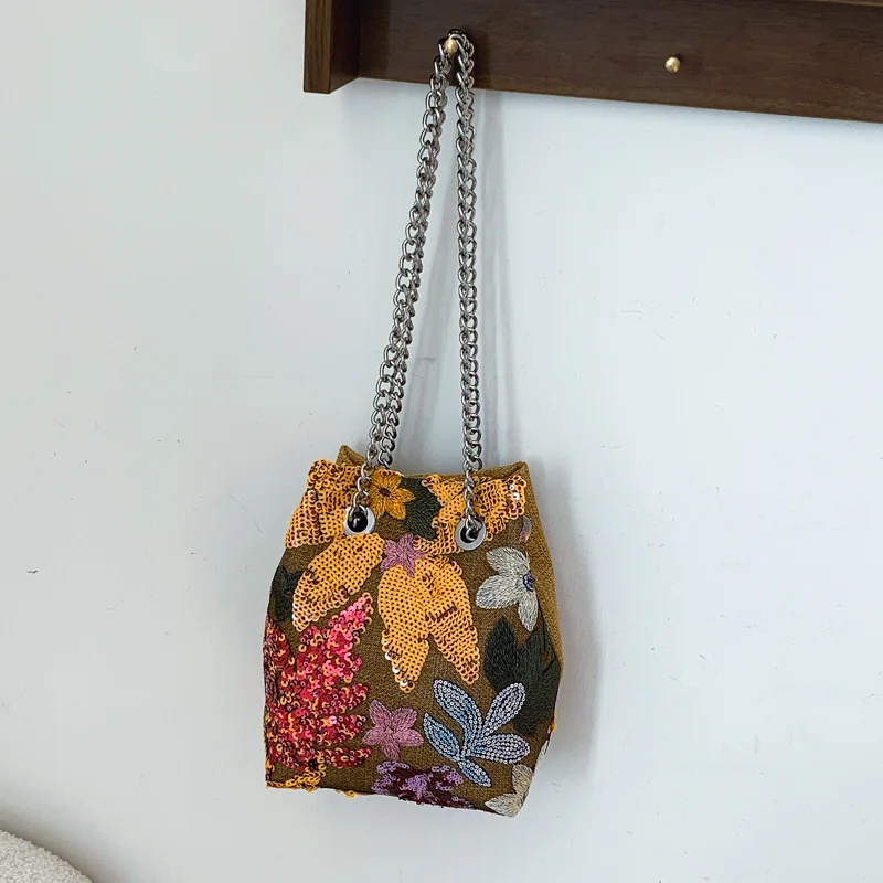 New Lady Handbag Luxury Designer Bucket Bag Fashion Women Commuter Messenger Bag Wallet Classic Shopping Bag Large Capacity Bag
New Lady Handbag Luxury Designer Bucket Bag Fashion Women Commuter Messenger Bag Wallet Classic Shopping Bag Large Capacity Bag