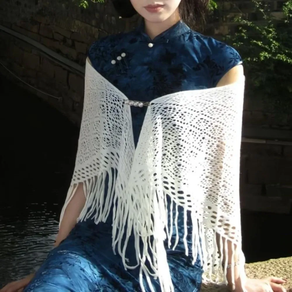 Fashion Solid Color Women's Shawls Handmade Hollow Tassel Scarf Embroidery Floral Fringes Wraps Girl
Fashion Solid Color Women's Shawls Handmade Hollow Tassel Scarf Embroidery Floral Fringes Wraps Girl