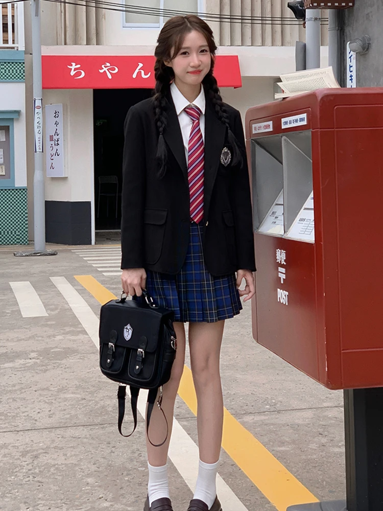 Tokyo Seasonal Record JK Style Casual Black Suit Jacket Women's Design Sensation Commute Wind Straight Tube Type Button Detail
Tokyo Seasonal Record JK Style Casual Black Suit Jacket Women's Design Sensation Commute Wind Straight Tube Type Button Detail