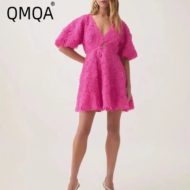 QMQA модное женское ажурное платье с вышивкой и v-образным вырезом с коротким рукавом, свободные повседневные мини-платья, новинка 2025, летняя одежда QM551
QMQA модное женское ажурное платье с вышивкой и v-образным вырезом с коротким рукавом, свободные повседневные мини-платья, новинка 2025, летняя одежда QM551