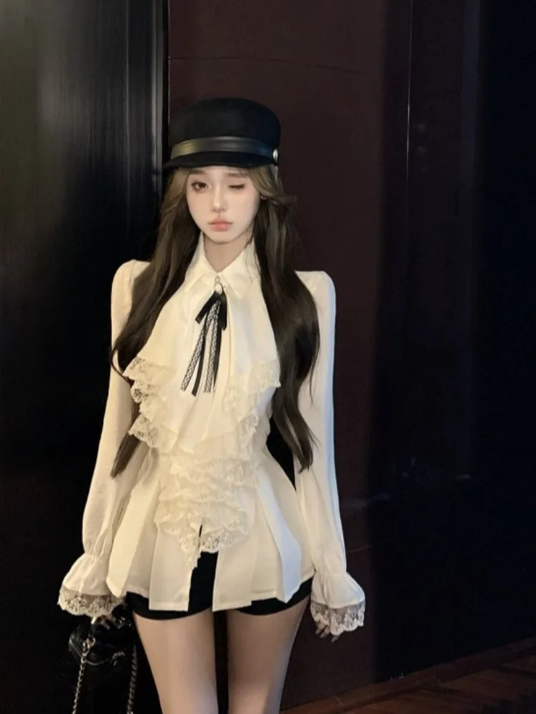 Spring 2026 New Style Retro Court Lace Trim Shirt Slimming Inner Wear Women's Fashion Long Sleeve Polyester Fiber Casual Top
Spring 2026 New Style Retro Court Lace Trim Shirt Slimming Inner Wear Women's Fashion Long Sleeve Polyester Fiber Casual Top