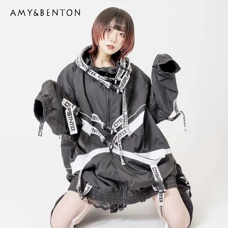 Japanese Subculture Heavy Industry Functional Style Streamer Sportswear Jacket Gothic Punk Style Splicing Color Oversized Coat
Japanese Subculture Heavy Industry Functional Style Streamer Sportswear Jacket Gothic Punk Style Splicing Color Oversized Coat