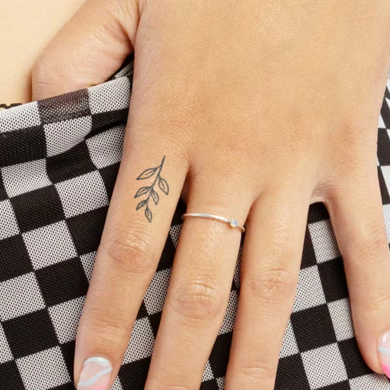 Nature's Embrace Growth and Renewal Commitment-Free Tattoos Leaf and Flower Herbal Semi-Permanent Temporary Tattoos Set
Nature's Embrace Growth and Renewal Commitment-Free Tattoos Leaf and Flower Herbal Semi-Permanent Temporary Tattoos Set