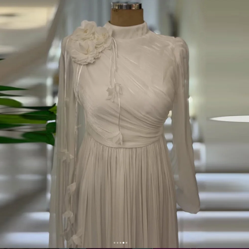 Customized Classic Applique Long Sleeves Wedding Party Dress High Collar A-line Long Prom Dresses Formal Evening Gown Elegant
Customized Classic Applique Long Sleeves Wedding Party Dress High Collar A-line Long Prom Dresses Formal Evening Gown Elegant